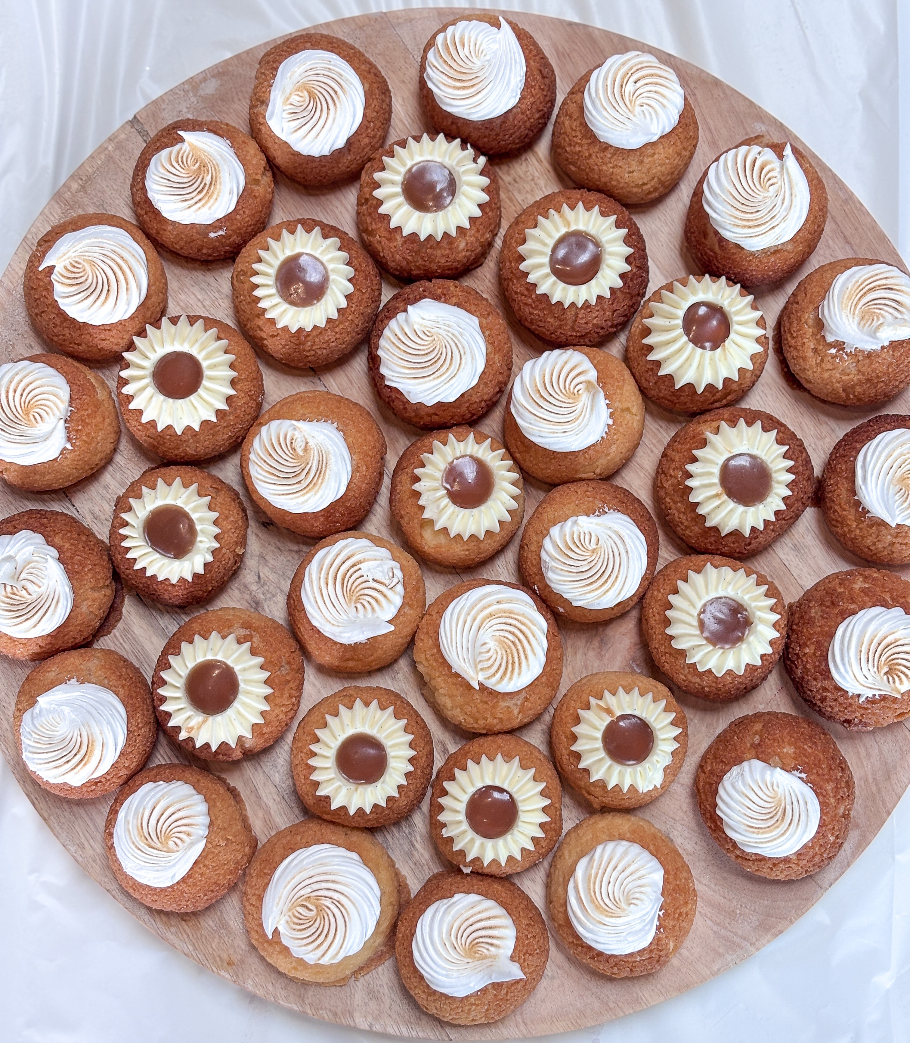Choux garnis réalisés pendant un cours de pâtisserie à domicile à Montréal